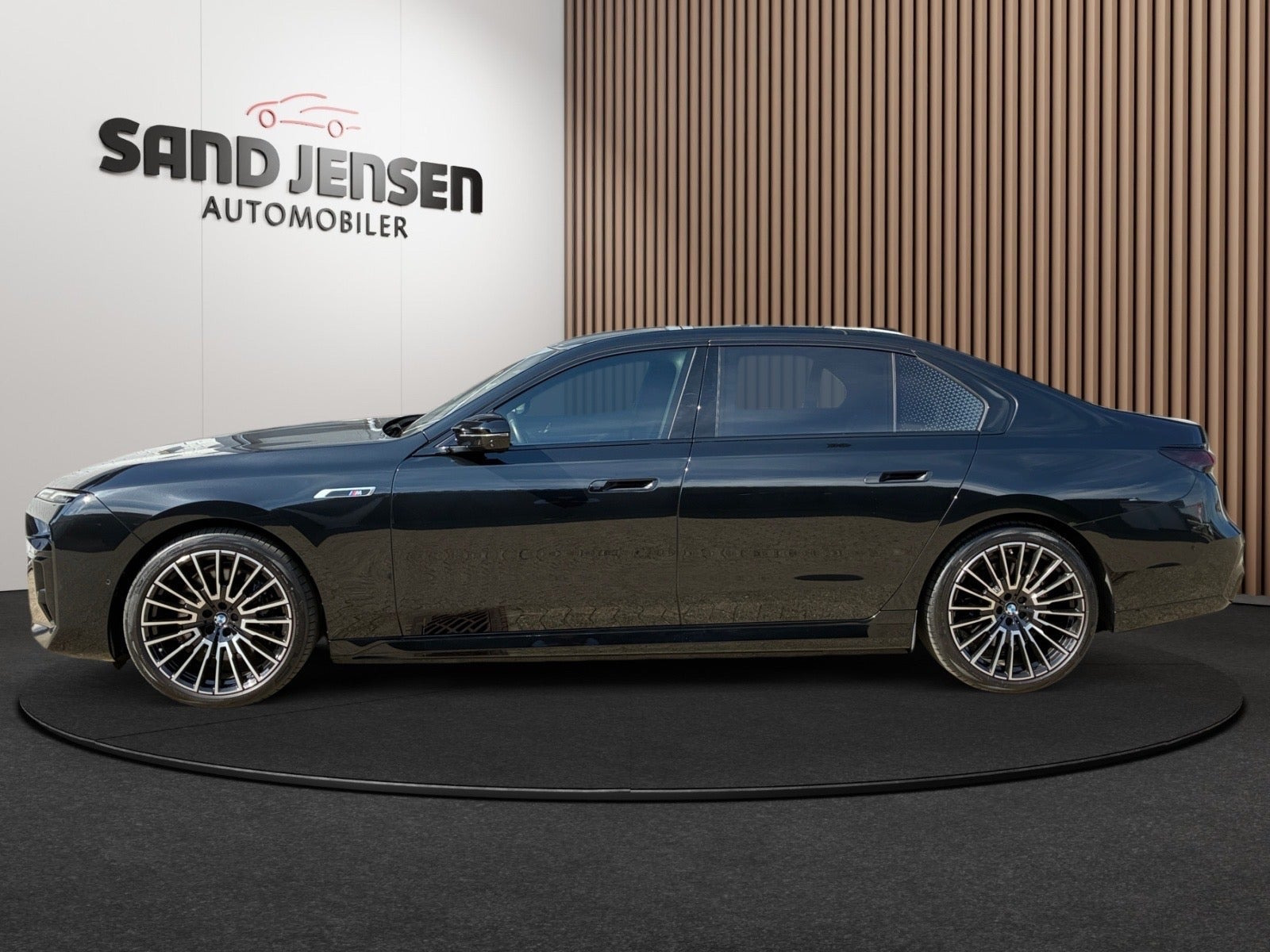 Sort BMW i7 fra 2024