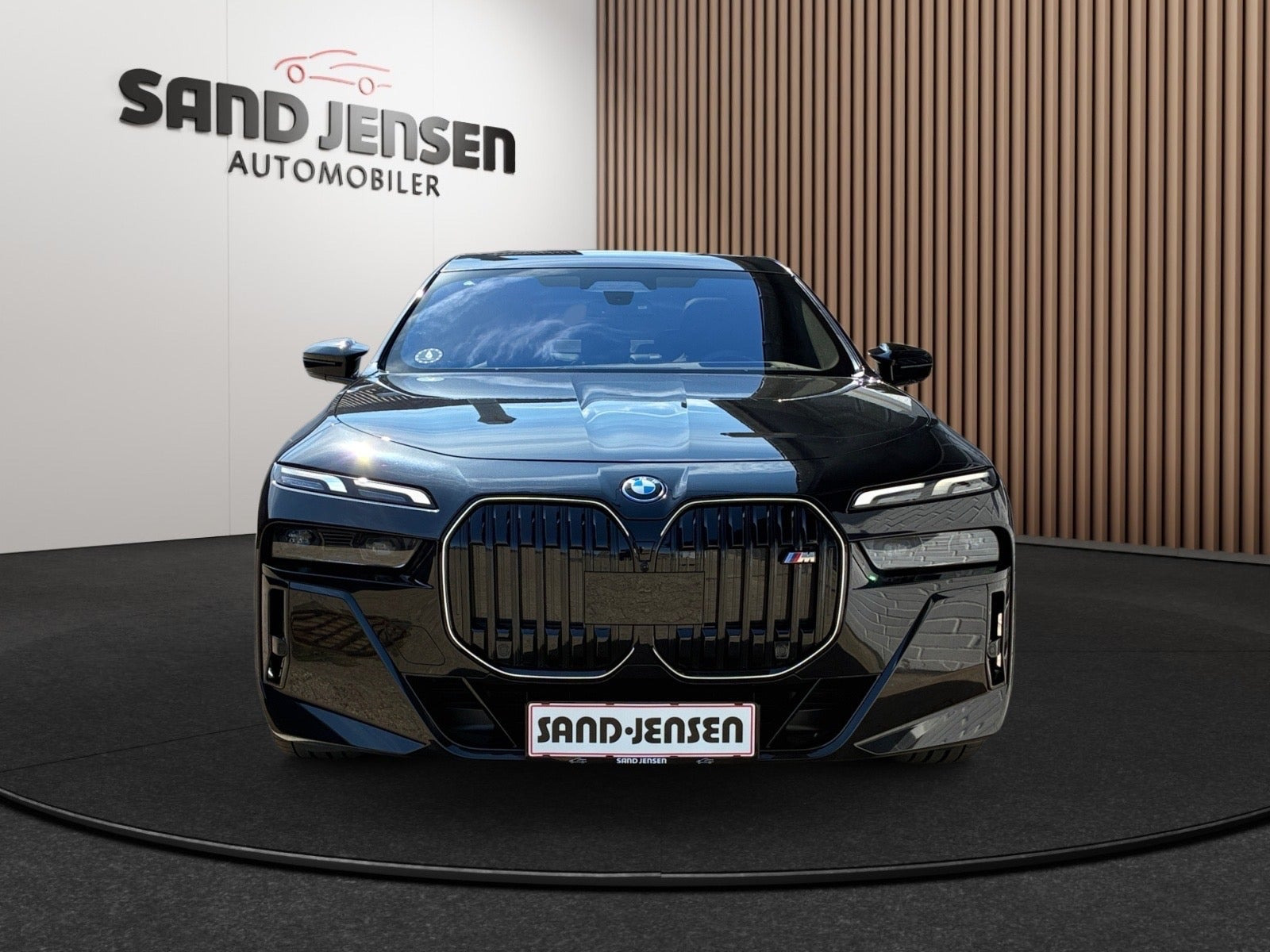 Sort BMW i7 fra 2024
