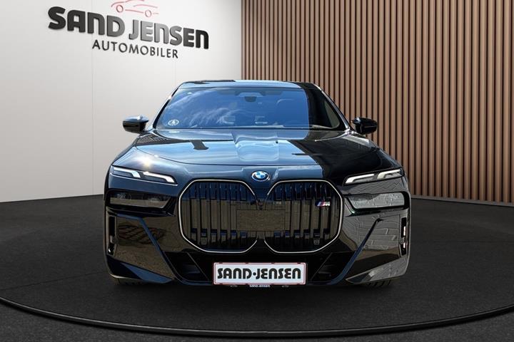 Sort BMW i7 fra 2024