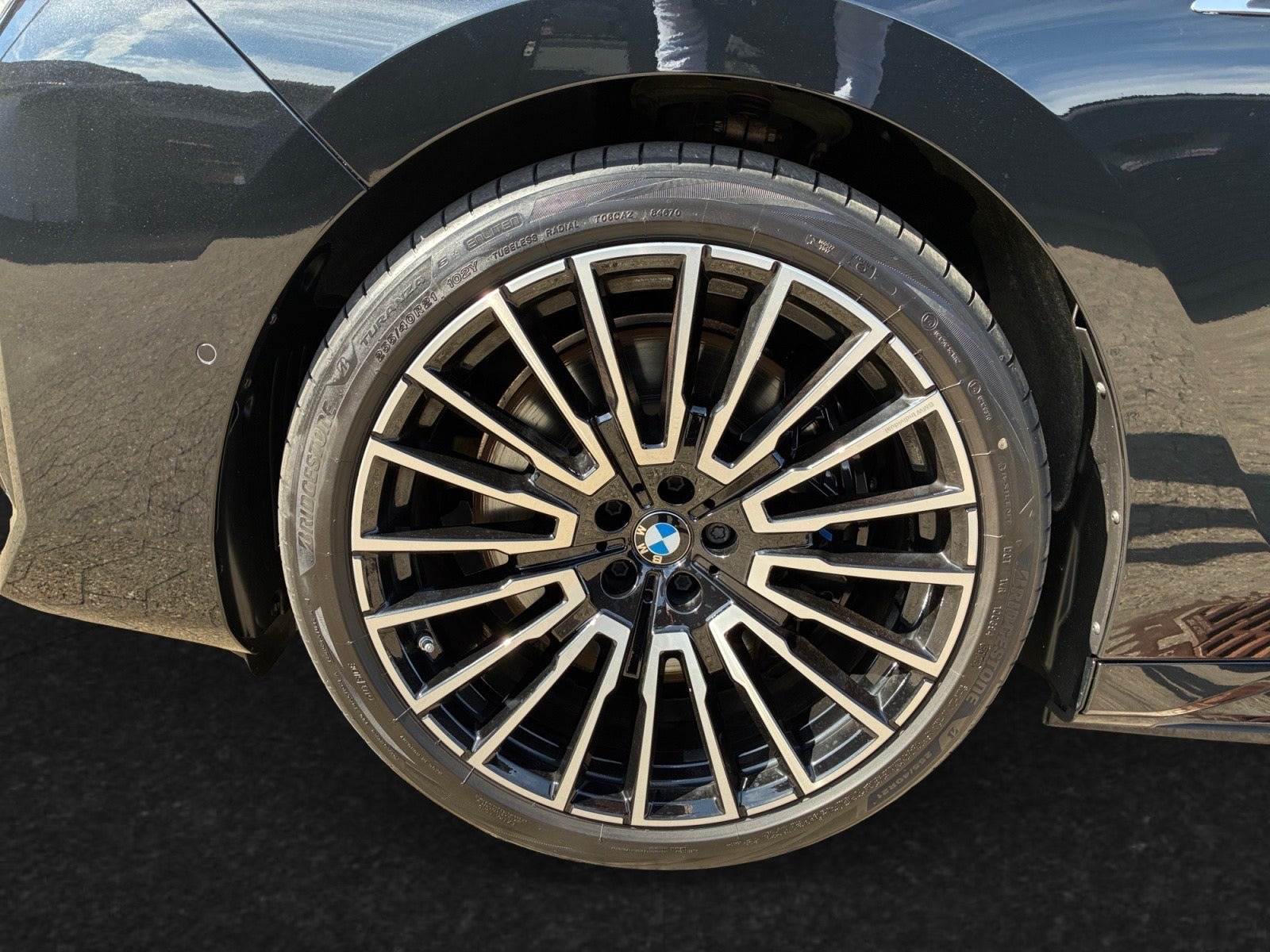 Sort BMW i7 fra 2024