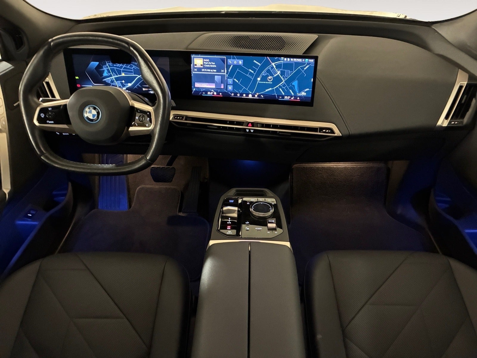BMW iX xDrive40, 326hp, 2024