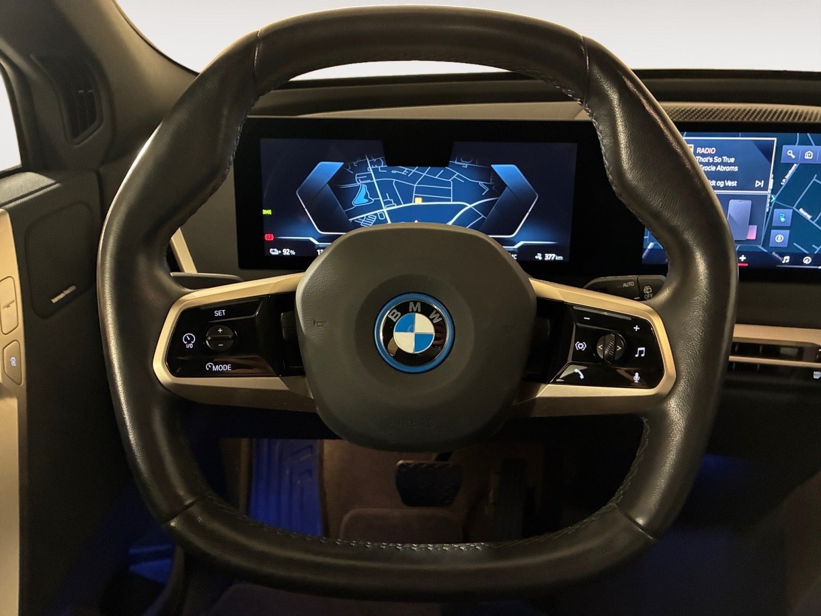 BMW iX xDrive40, 326hp, 2024