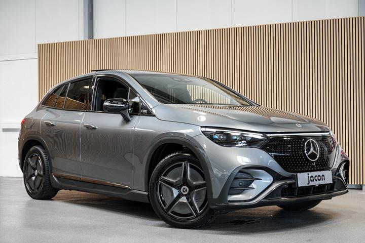 Grå Mercedes EQE350 SUV fra 2023