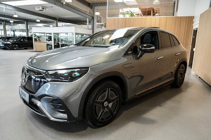 Grå Mercedes EQE350 SUV fra 2023