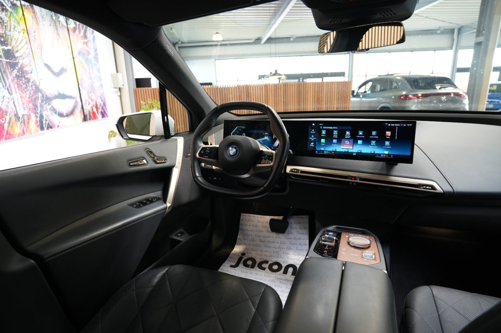 Hvid BMW iX fra 2022