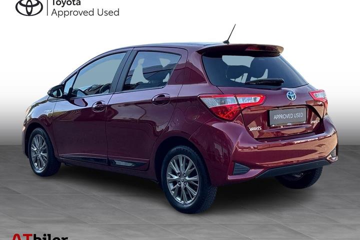 Rød Toyota Yaris fra 2017