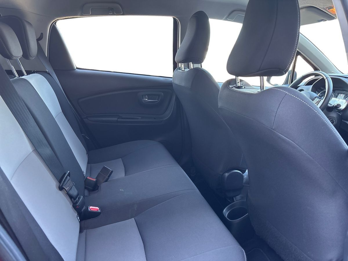 Rød Toyota Yaris fra 2017