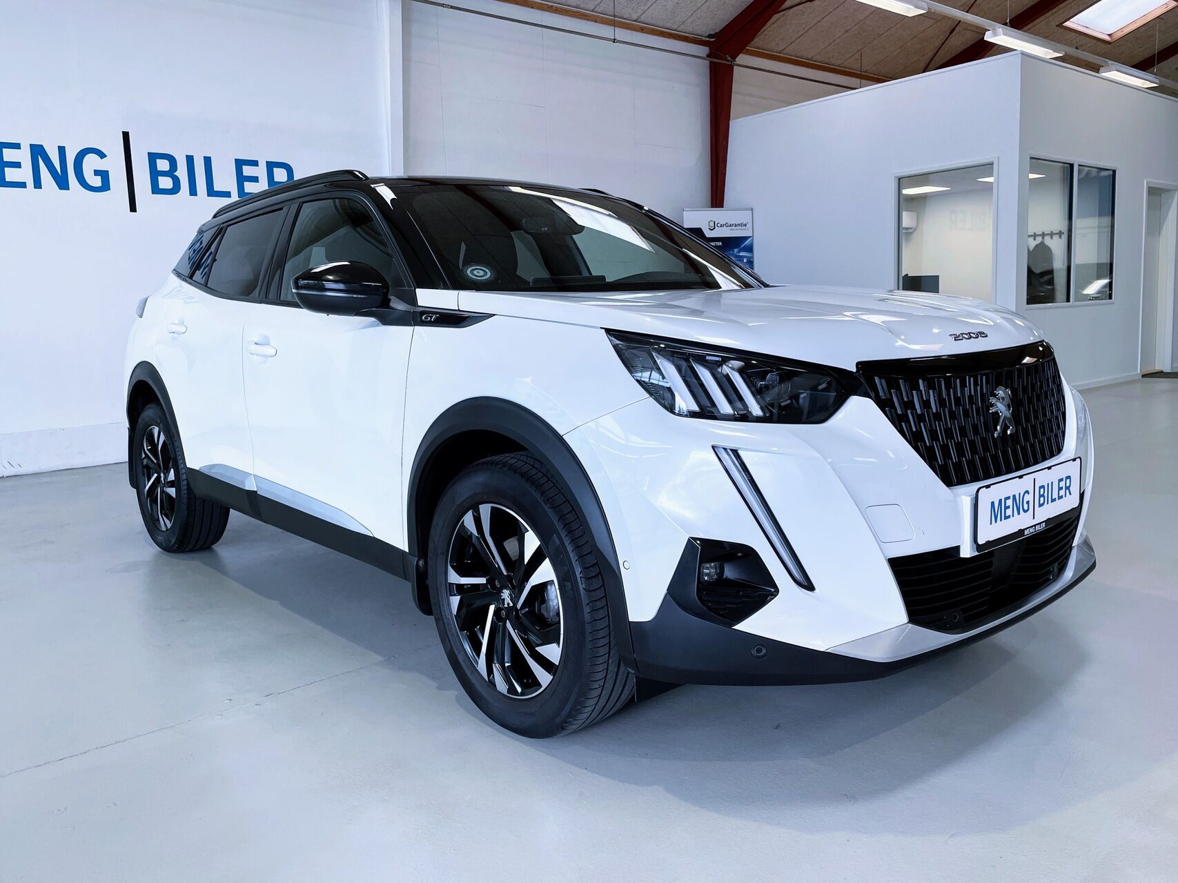 Hvid Peugeot 2008 fra 2021