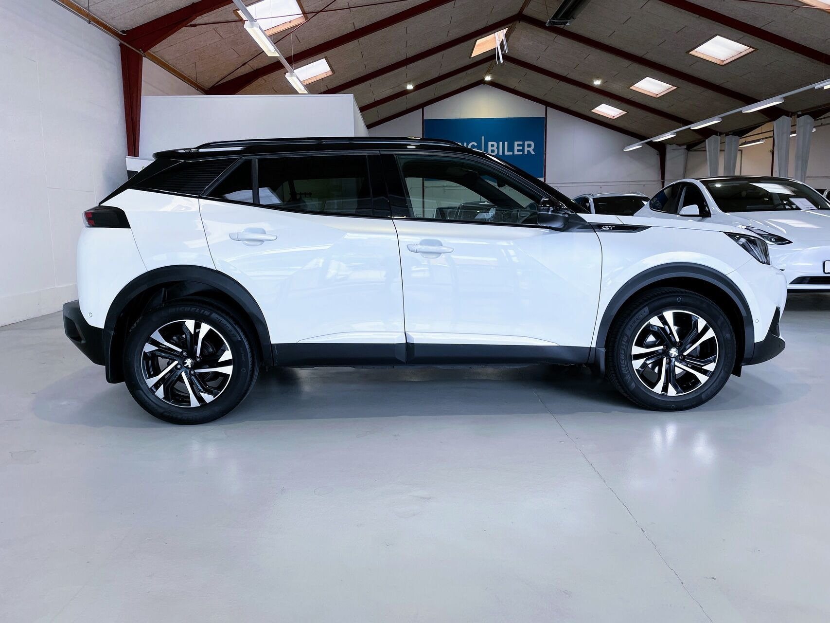 Hvid Peugeot 2008 fra 2021