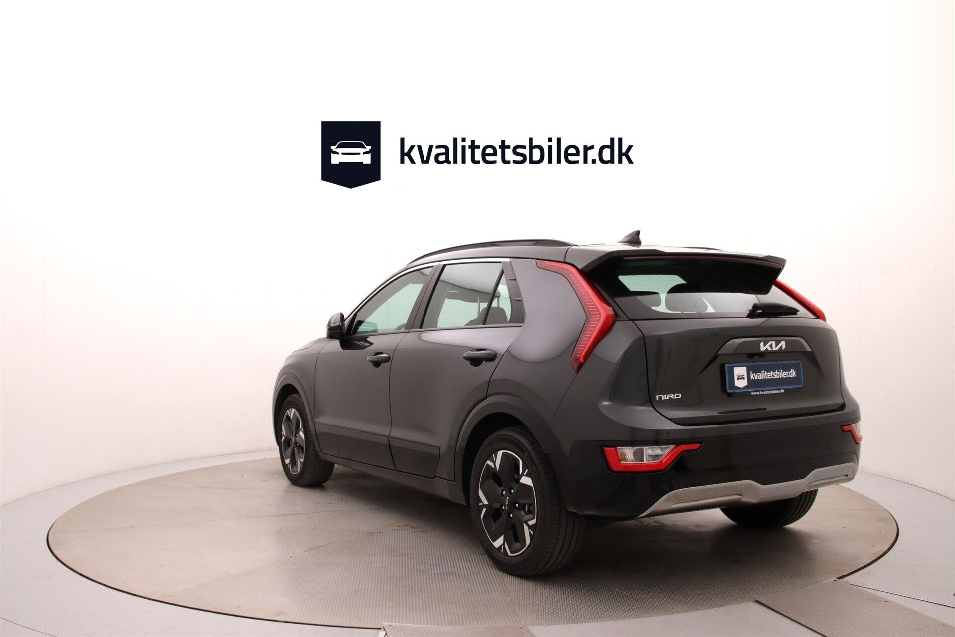 Grå Kia Niro EV fra 2023