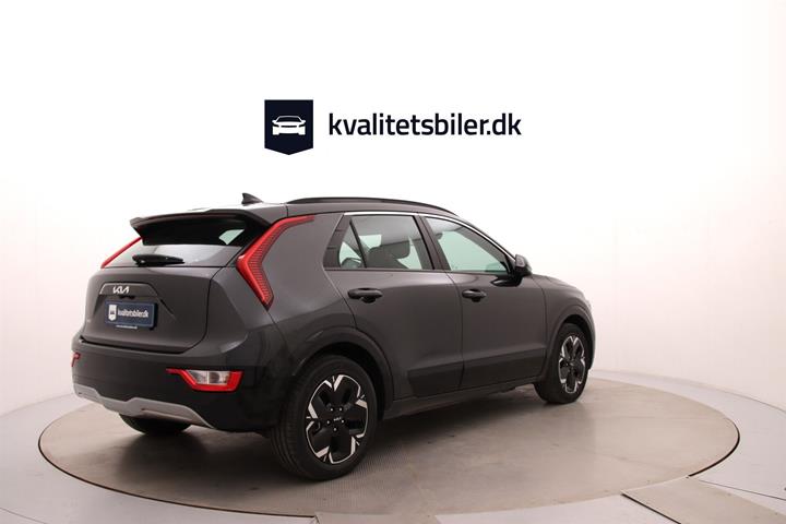 Grå Kia Niro EV fra 2023