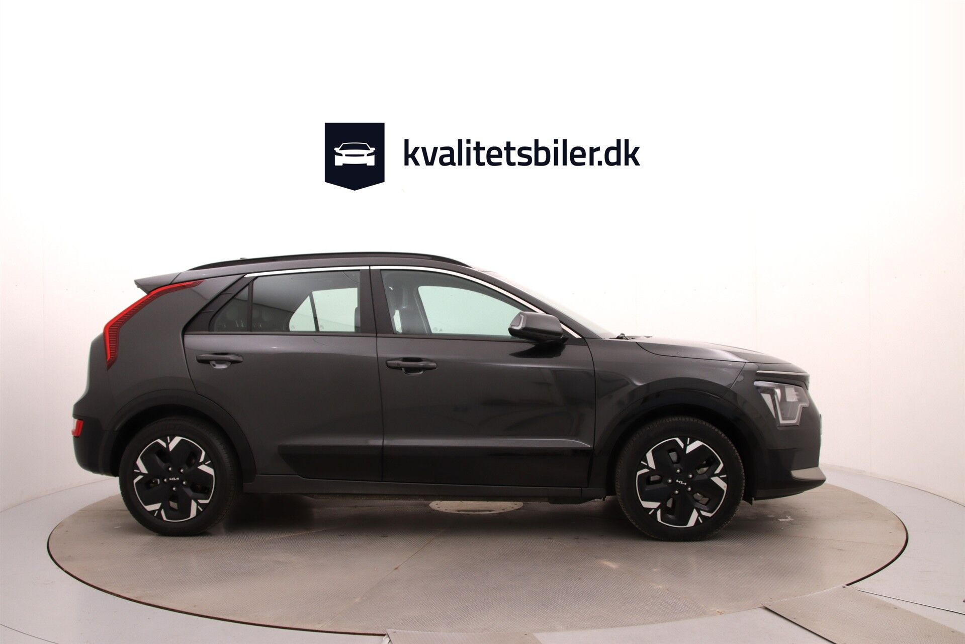 Grå Kia Niro EV fra 2023