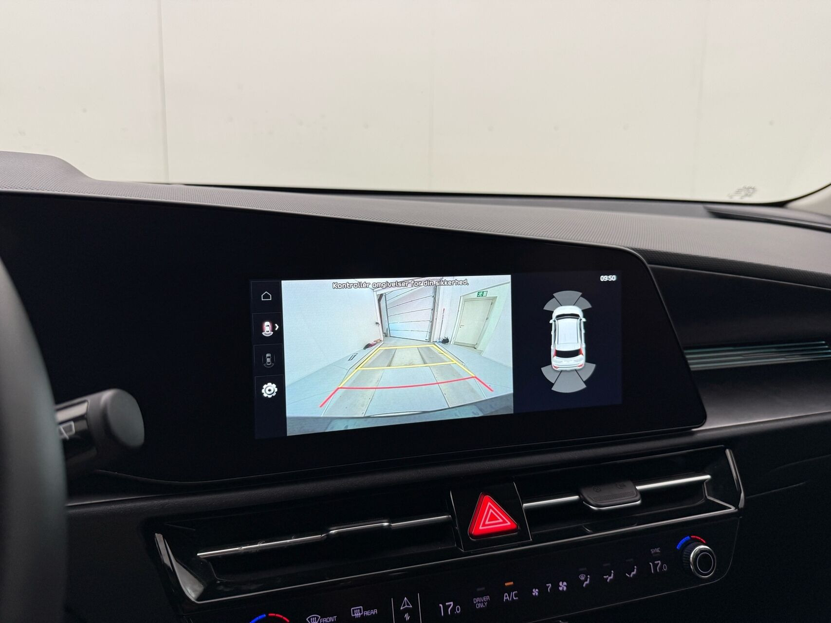Grå Kia Niro EV fra 2023