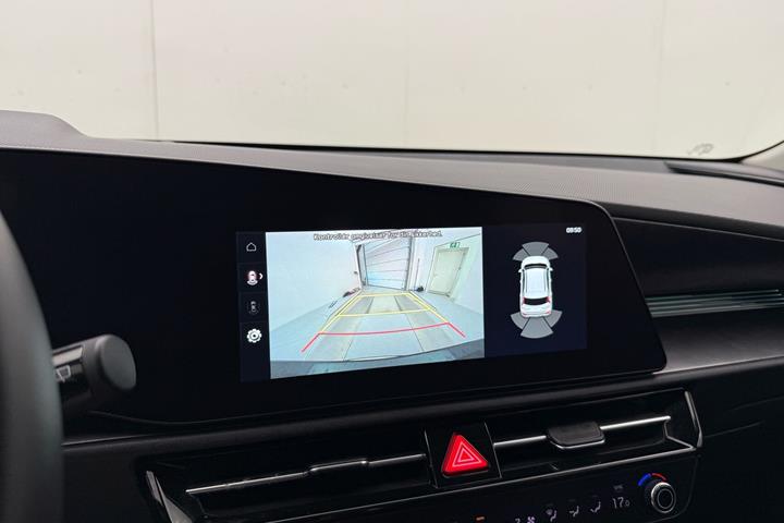 Grå Kia Niro EV fra 2023