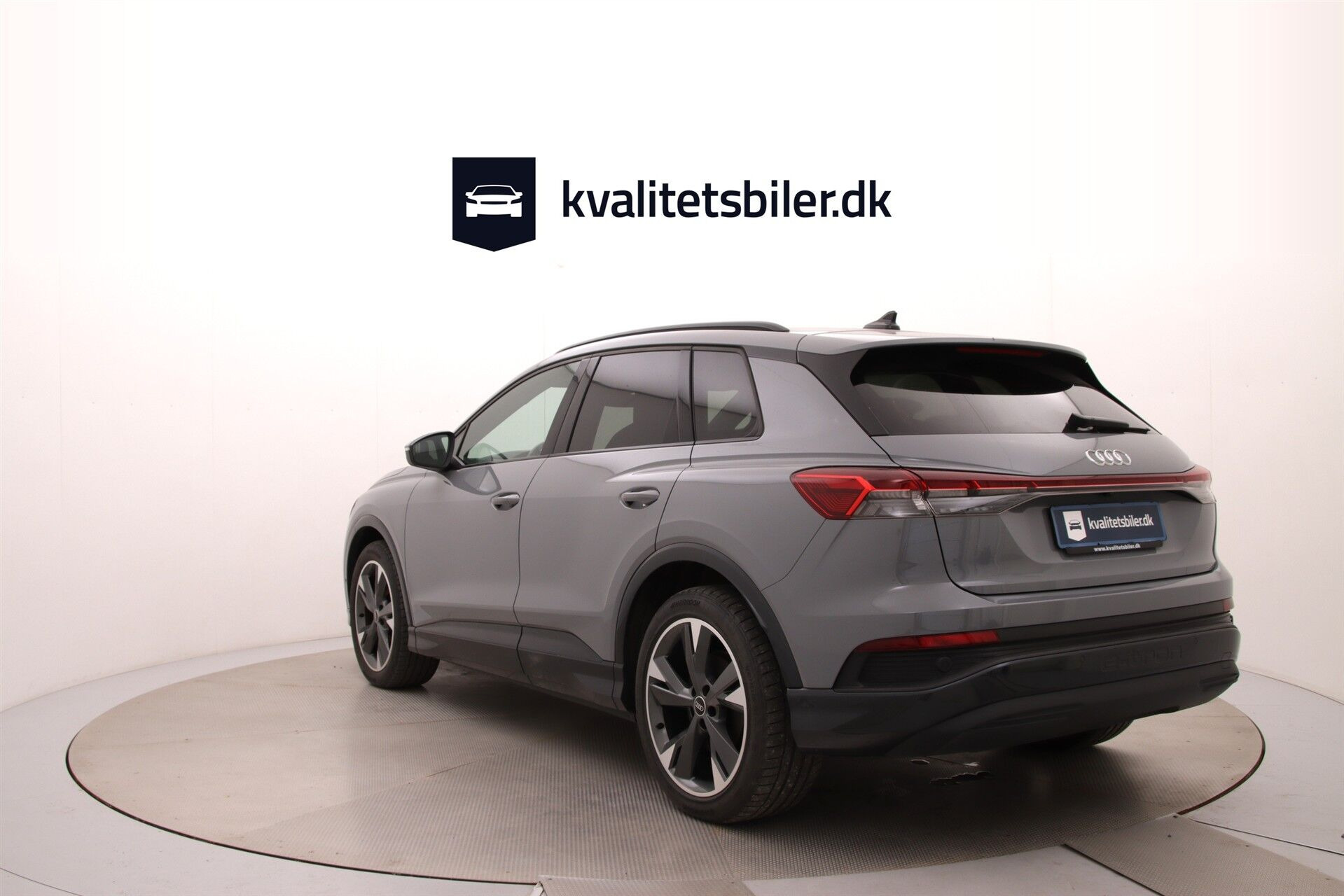 Grå Audi Q4 fra 2022