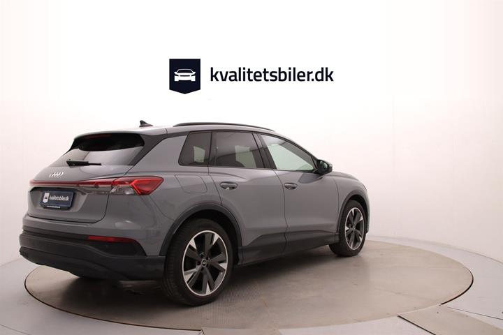 Grå Audi Q4 fra 2022