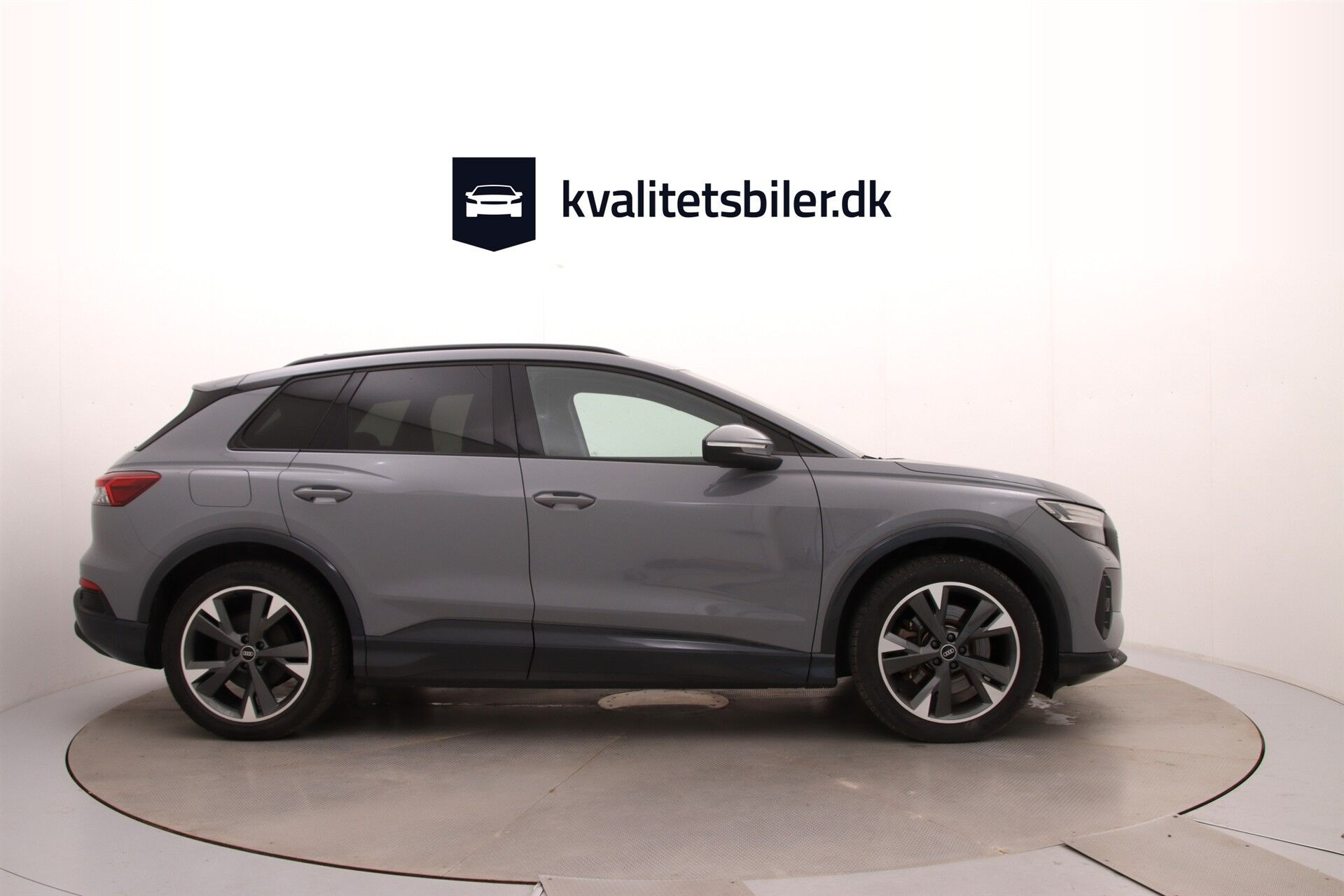 Grå Audi Q4 fra 2022