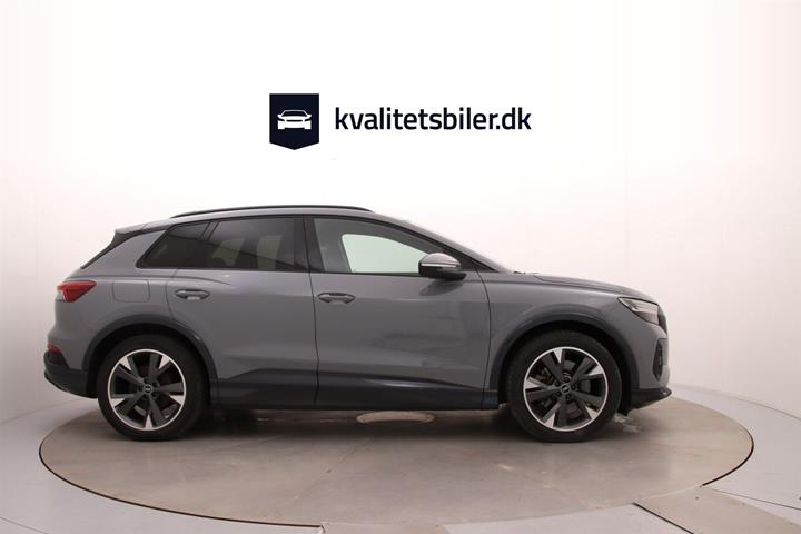 Grå Audi Q4 fra 2022