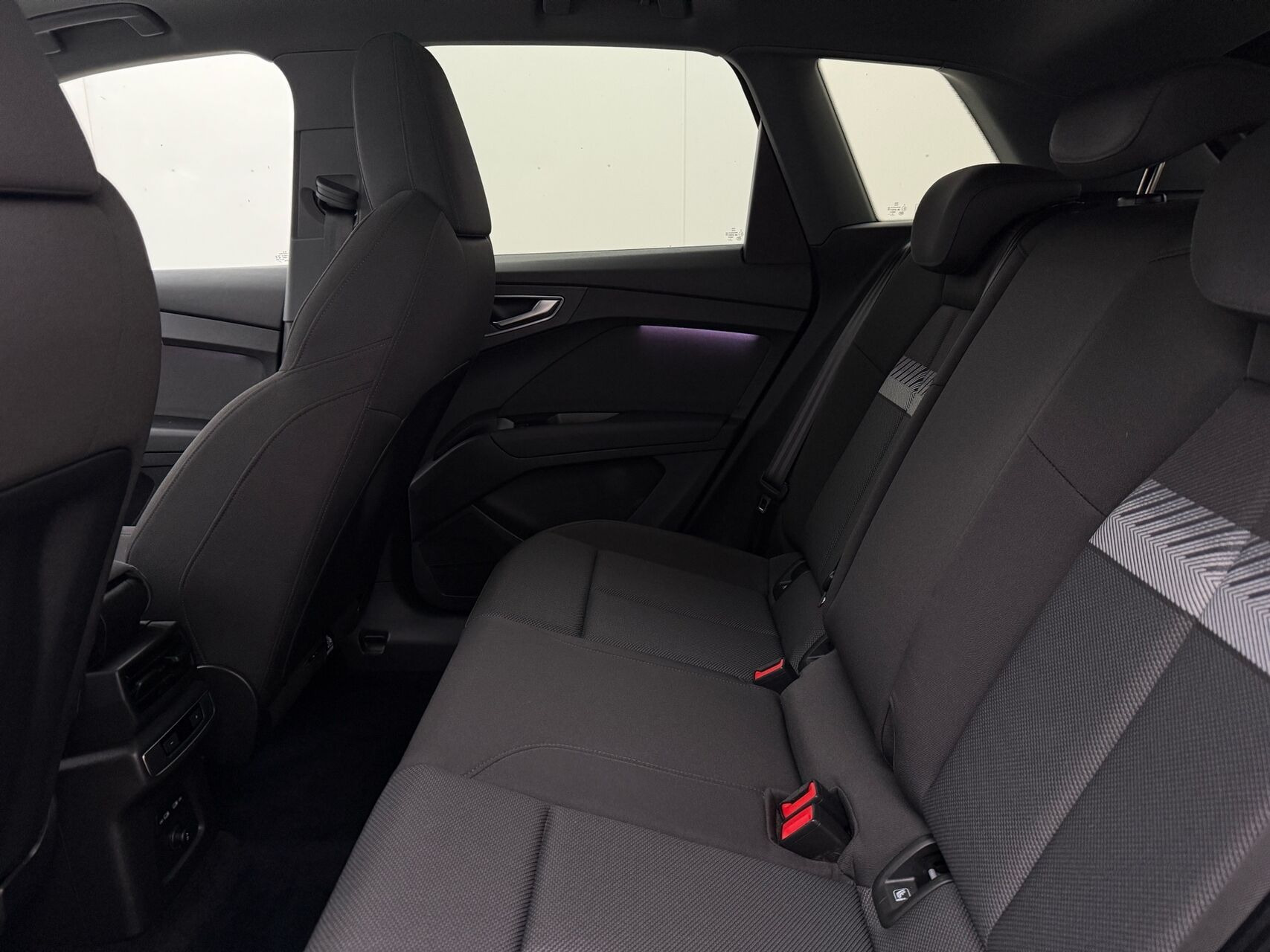 Grå Audi Q4 fra 2022
