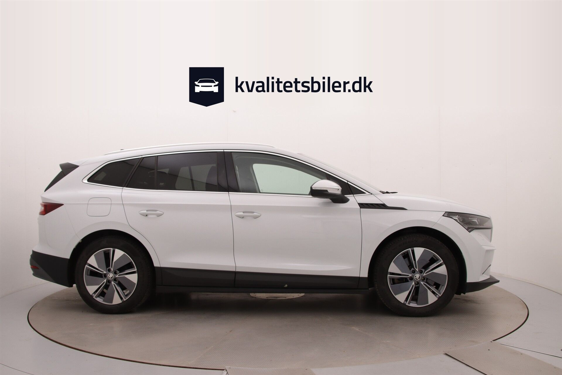 Hvid Skoda Enyaq fra 2021