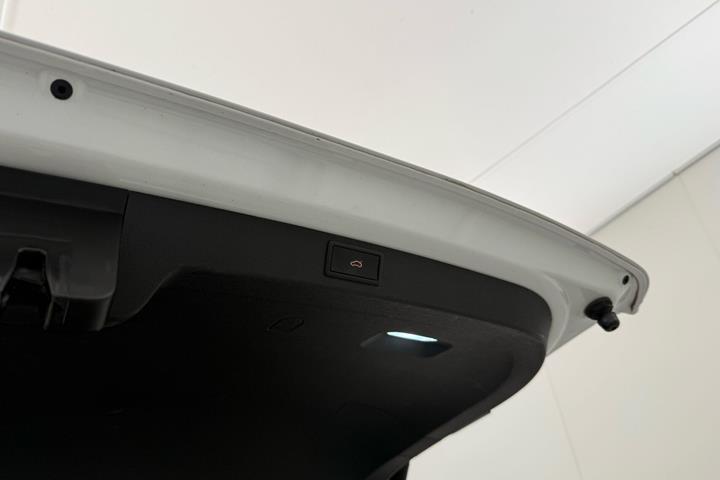 Hvid Skoda Enyaq fra 2021
