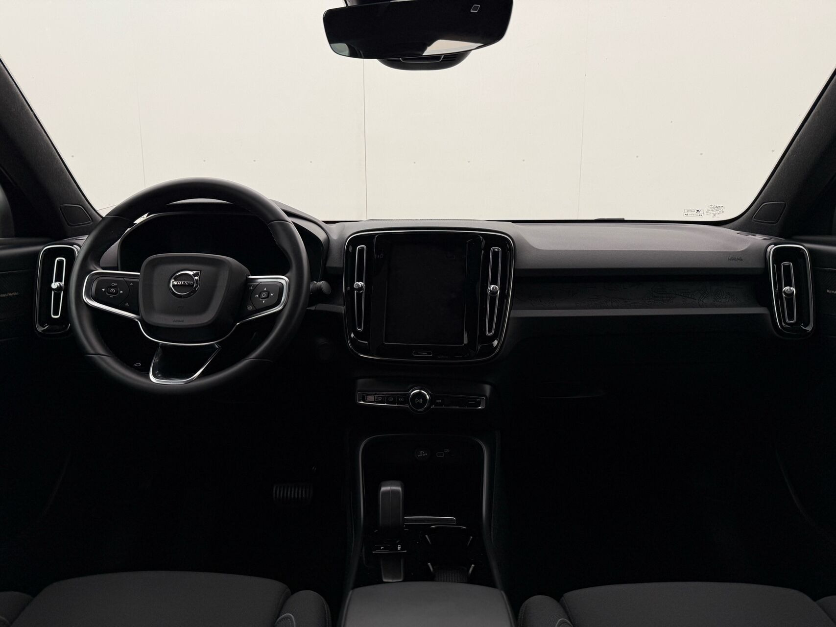 Hvid Volvo C40 fra 2023