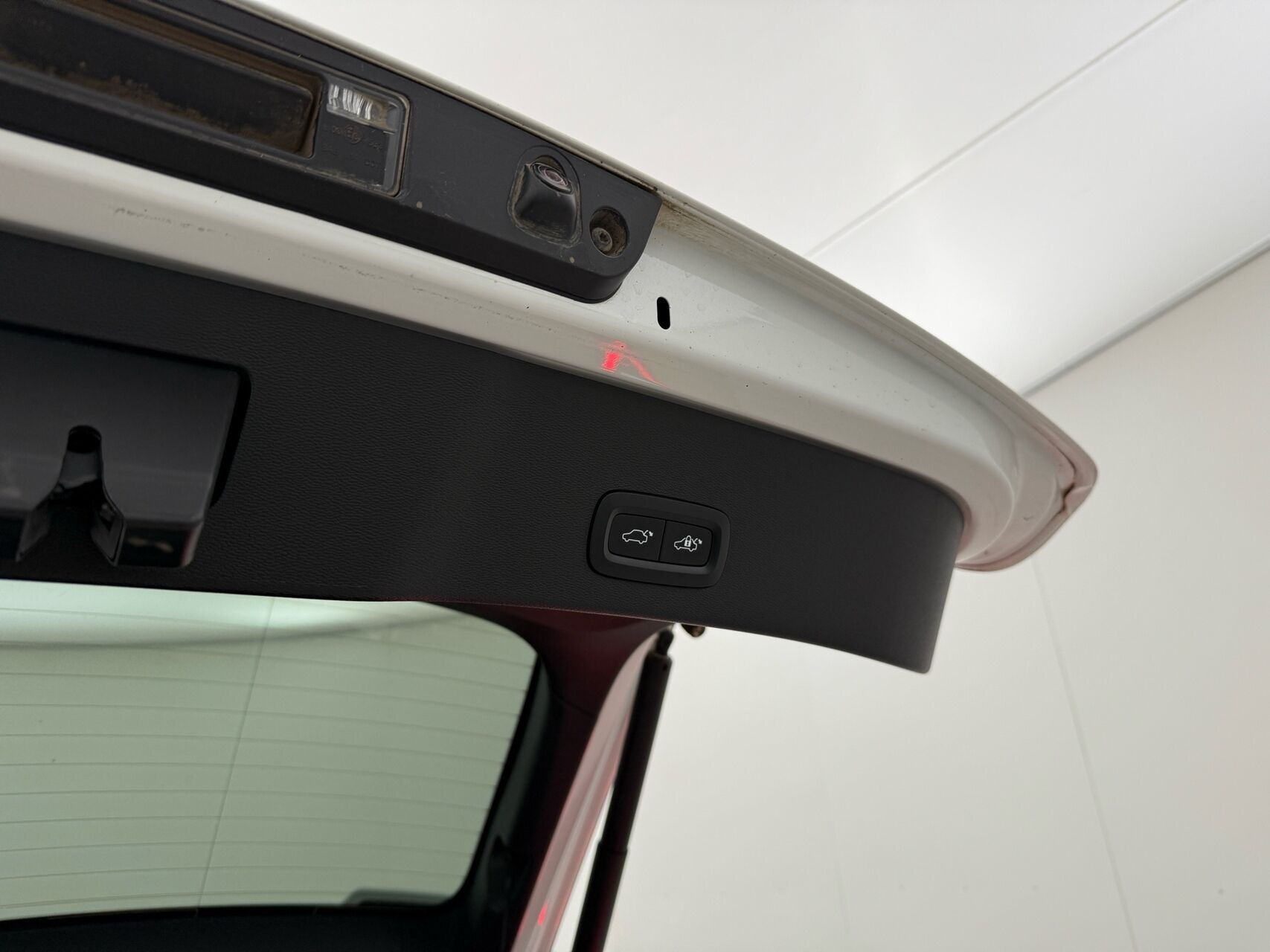 Hvid Volvo C40 fra 2023