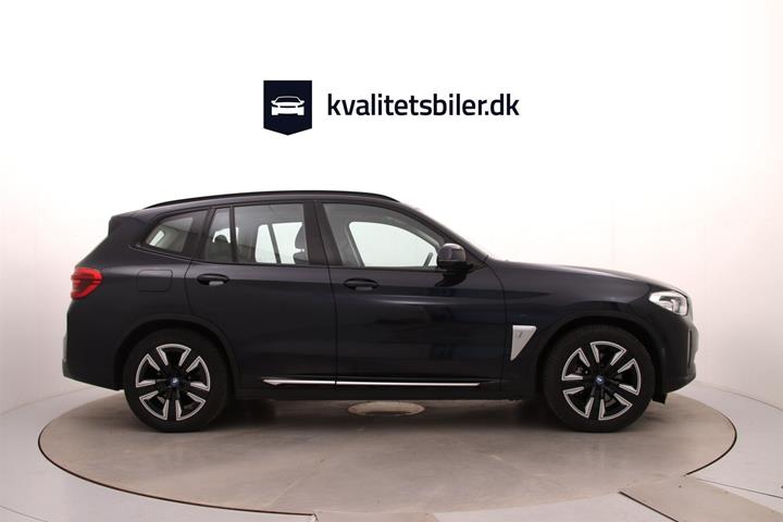 Sort BMW iX3 fra 2021