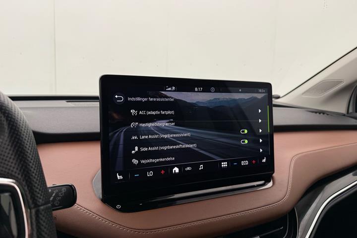Hvid Skoda Enyaq fra 2022