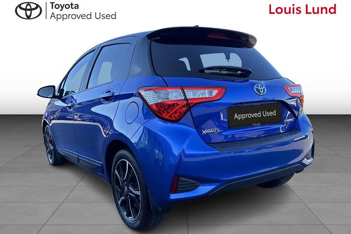 Blå Toyota Yaris fra 2018