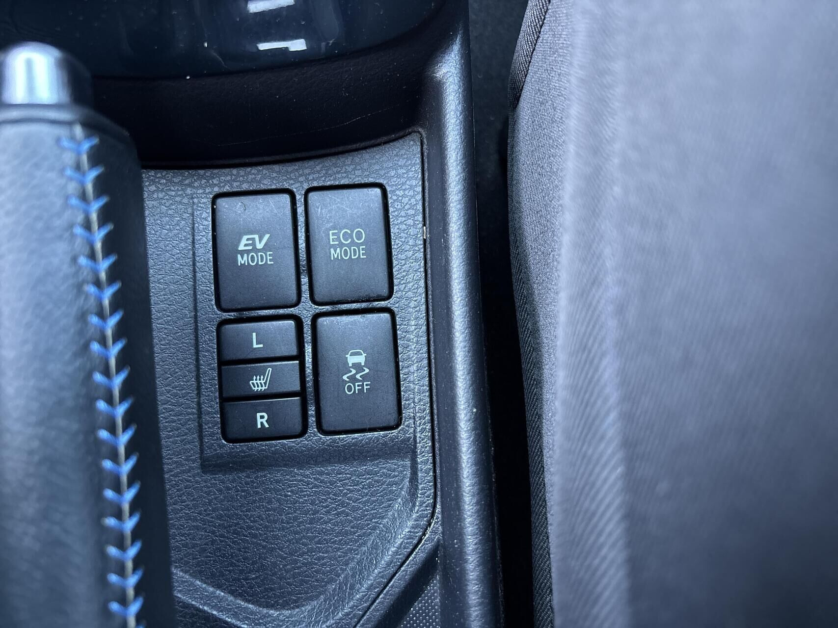 Blå Toyota Yaris fra 2018
