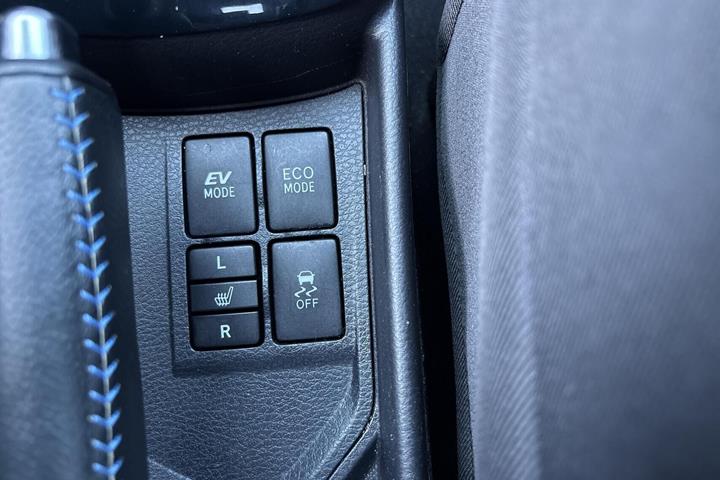 Blå Toyota Yaris fra 2018
