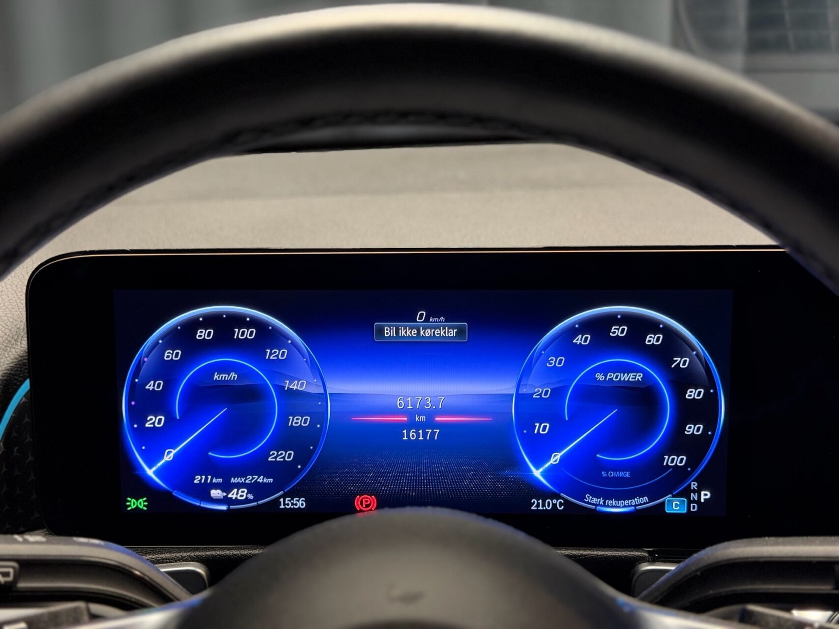 Sort Mercedes EQB 250+ fra 2025