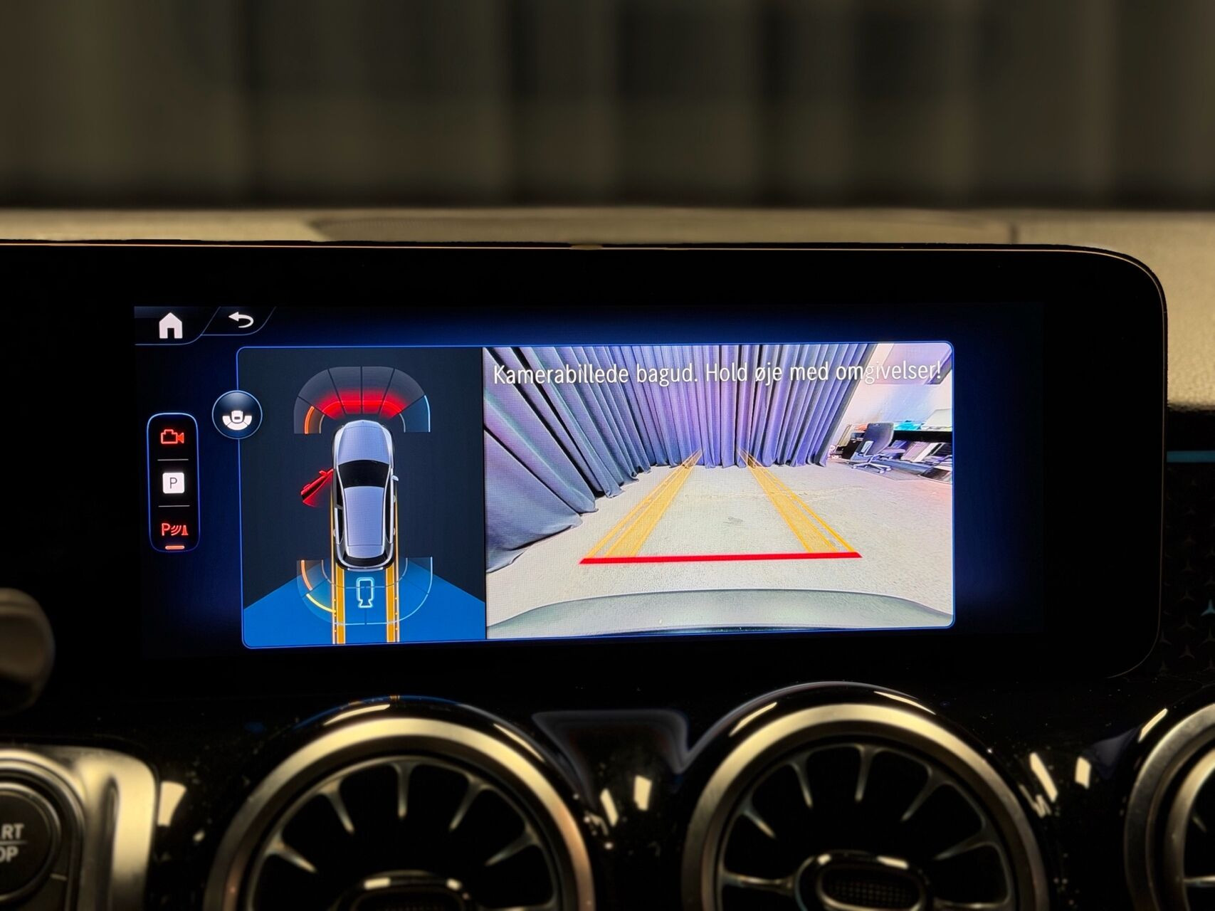 Sort Mercedes EQB 250+ fra 2025