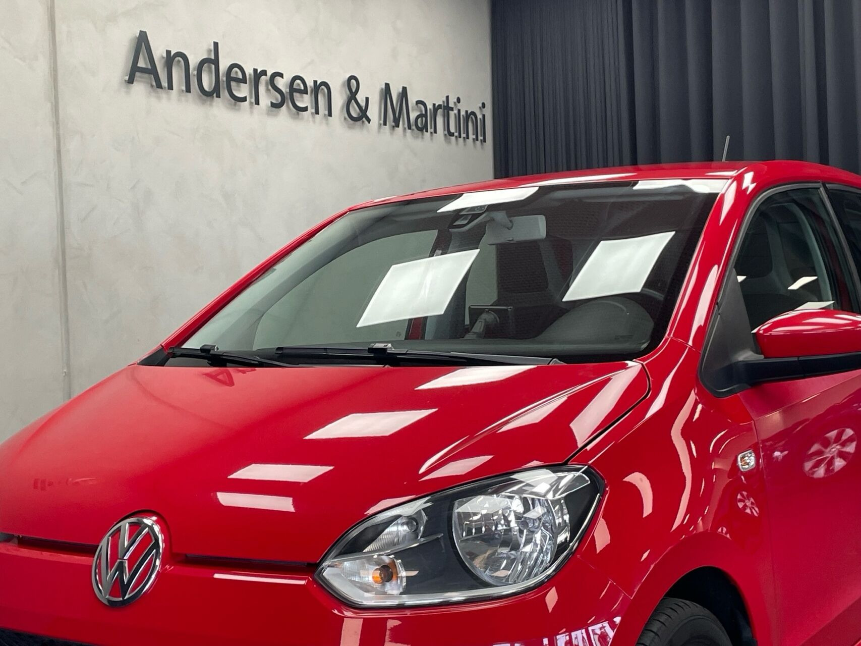 Rød VW up fra 2014