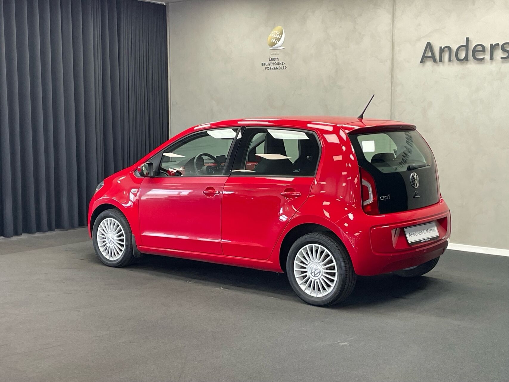 Rød VW up fra 2014