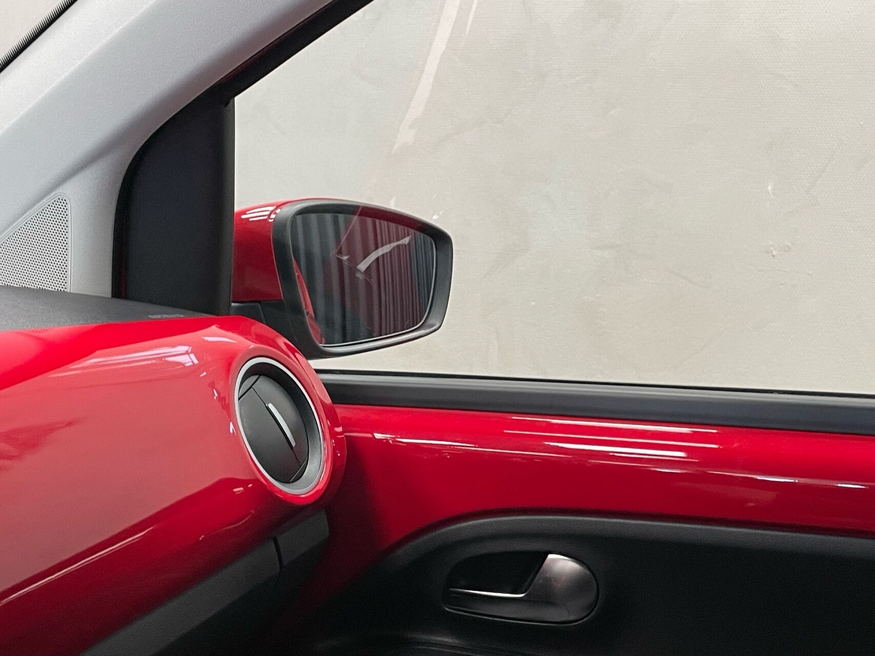 Rød VW up fra 2014
