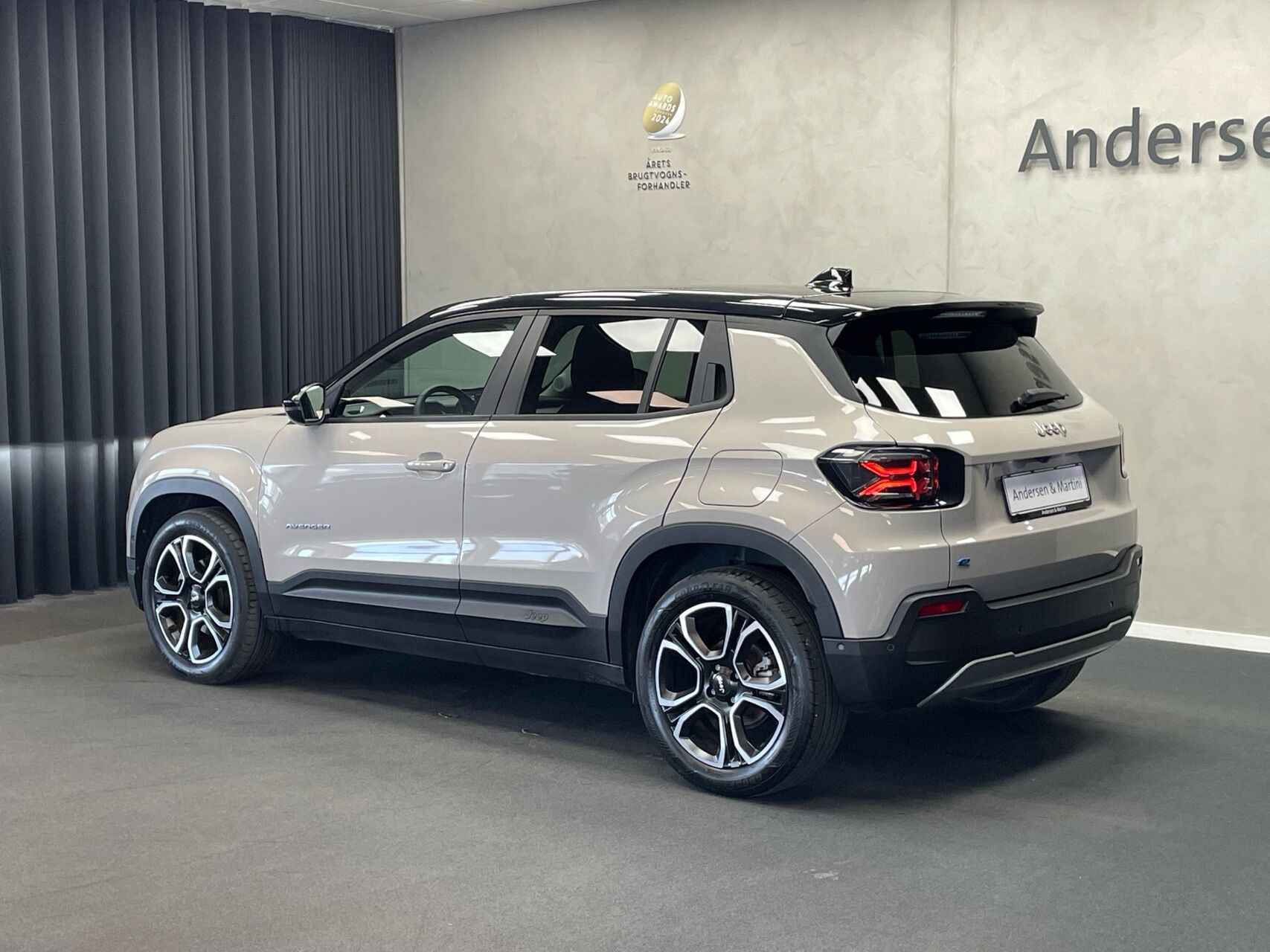 Hvid Jeep Avenger fra 2024