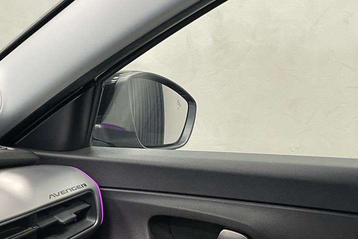 Hvid Jeep Avenger fra 2024