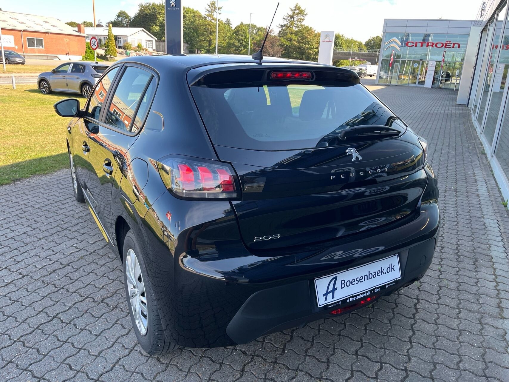 Sort Peugeot 208 fra 2022