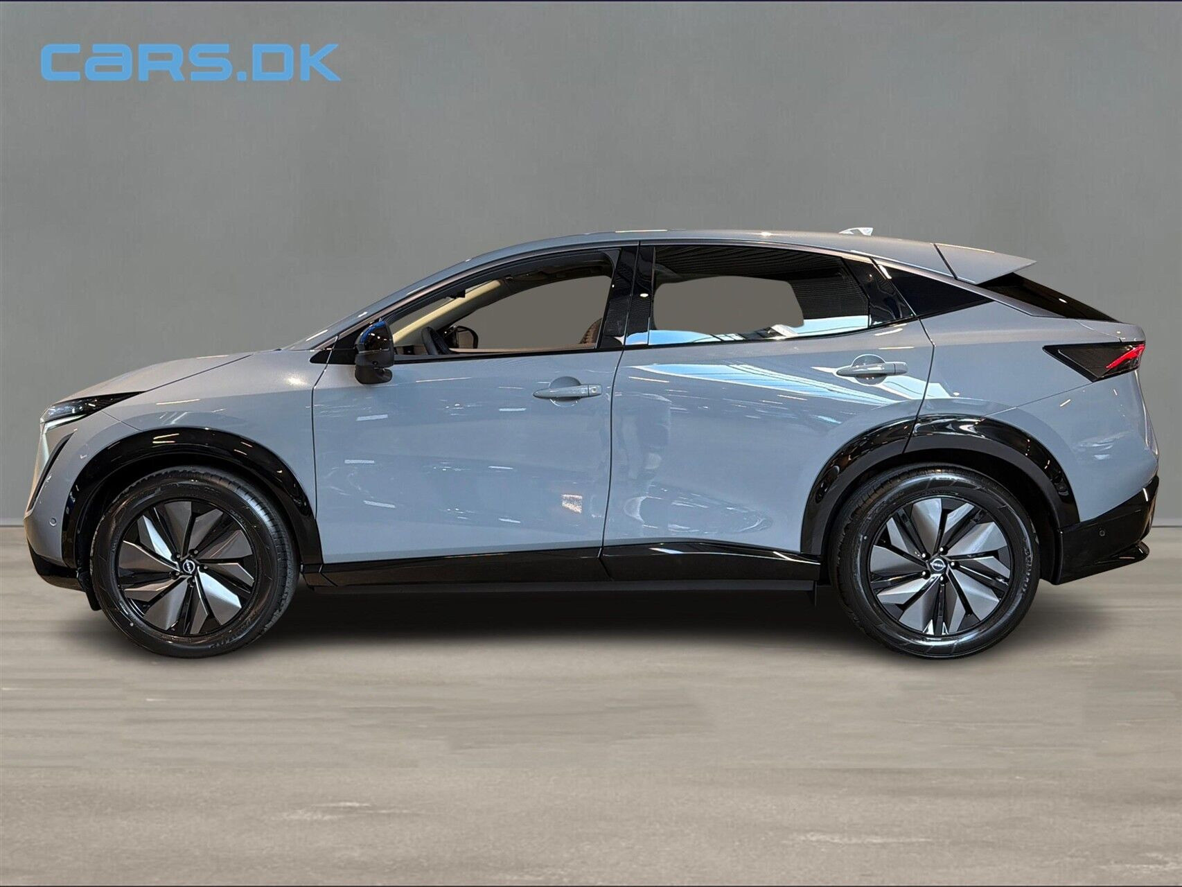 Grå Nissan Ariya fra 2026