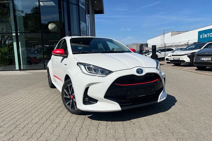 Hvid Toyota Yaris fra 2020