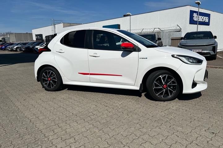 Hvid Toyota Yaris fra 2020