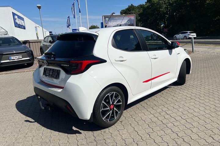 Hvid Toyota Yaris fra 2020