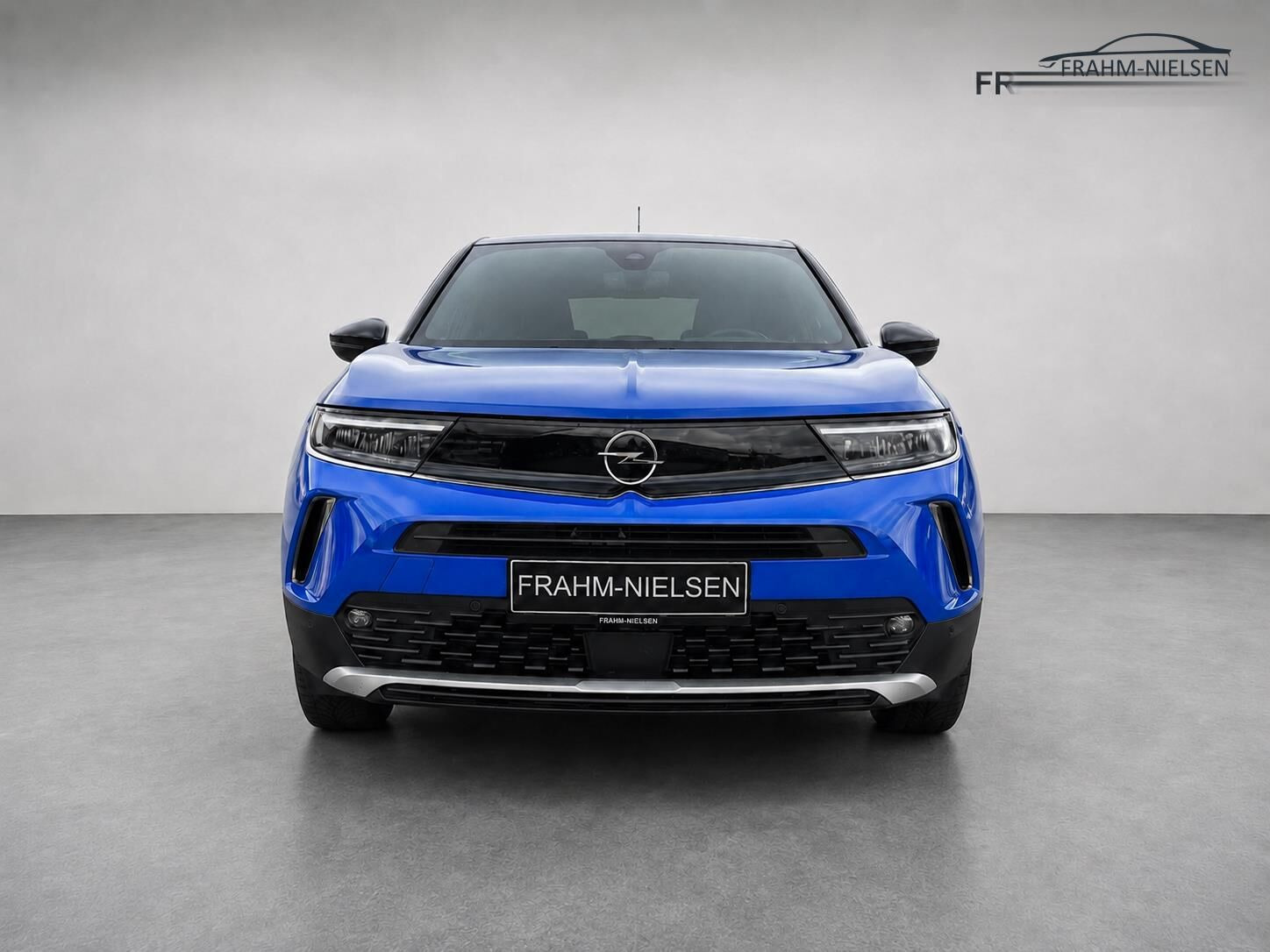 Blå Opel Mokka-e fra 2024