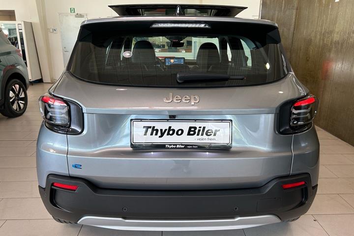 Grå Jeep Avenger fra 2025