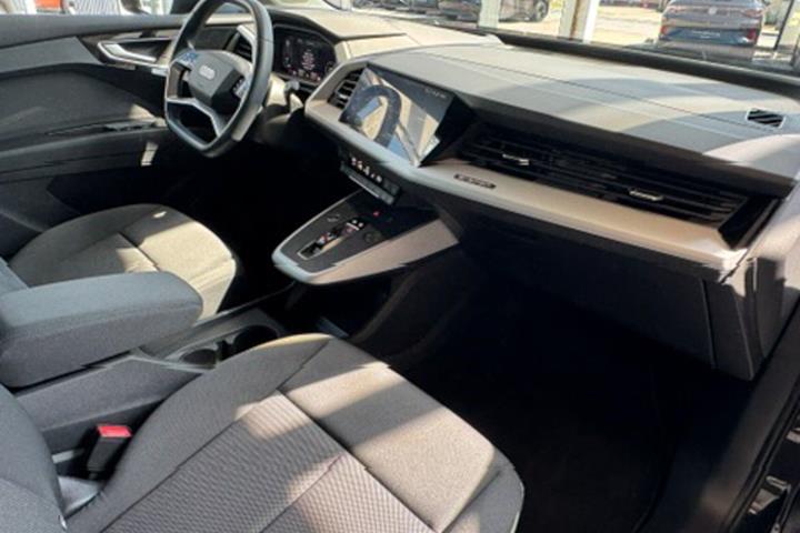Sort Audi Q4 fra 2023