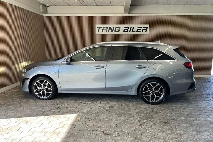 Sølv Kia Ceed fra 2023