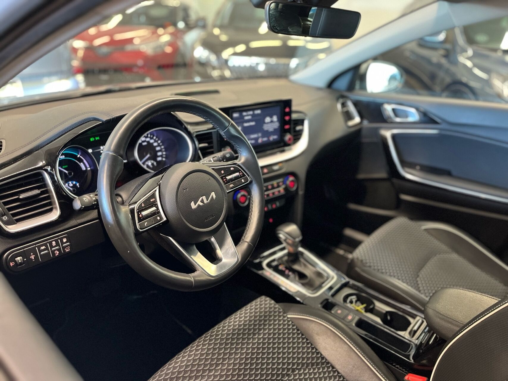 Sølv Kia Ceed fra 2023