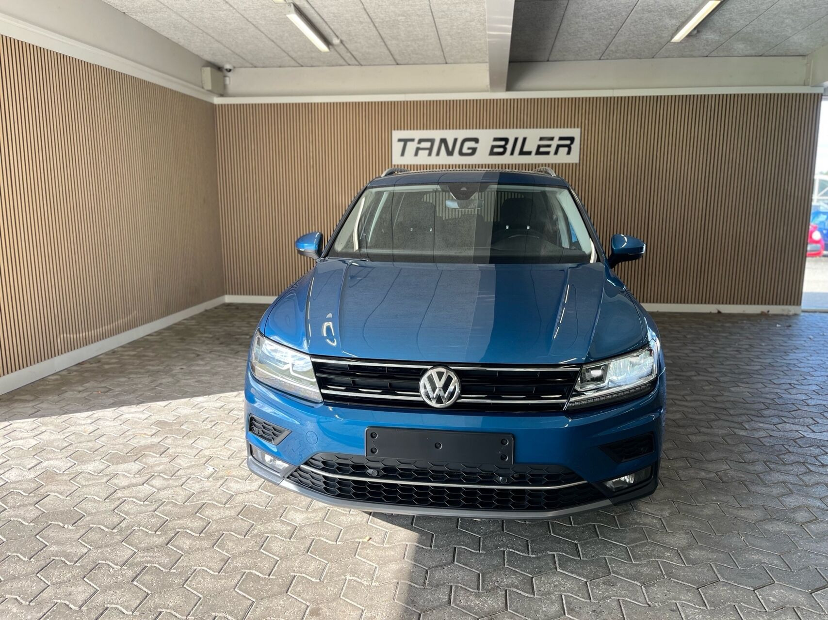 Blå VW Tiguan fra 2018